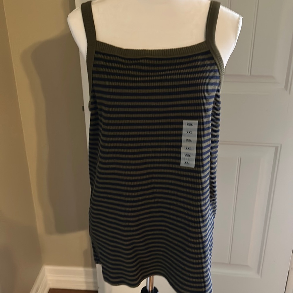 NWT Old Navy tank top - olive and navy - Size XXL